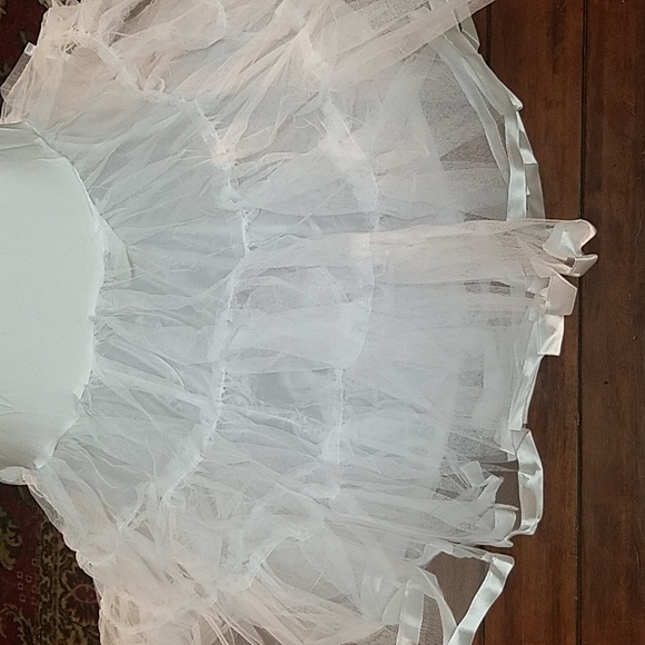 Nwot Wedding dress skirt hoop - Picture 3 of 4